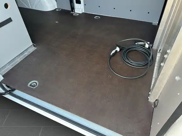 MERCEDES-BENZ SPRINTER (11/15)