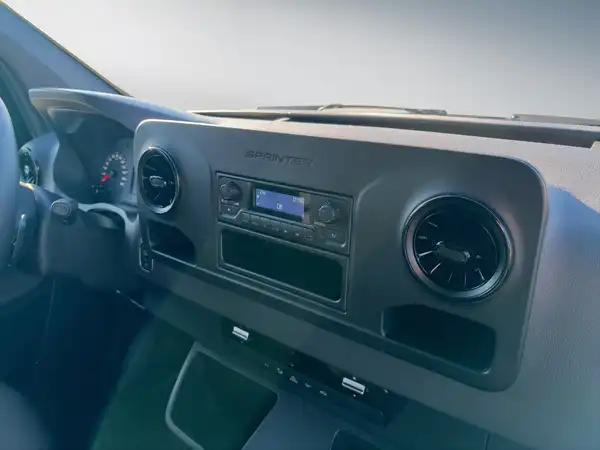 MERCEDES-BENZ E-SPRINTER 312 (10/15)