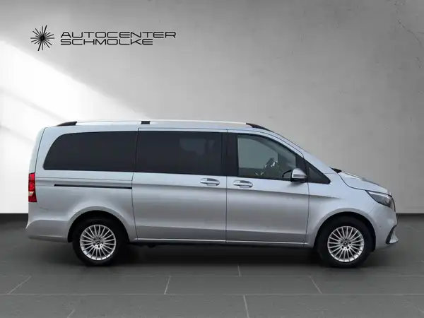 MERCEDES-BENZ V 220 (7/15)
