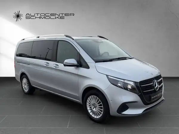 MERCEDES-BENZ V 220 (8/15)