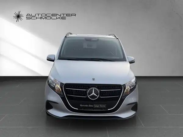 MERCEDES-BENZ V 220 (9/15)