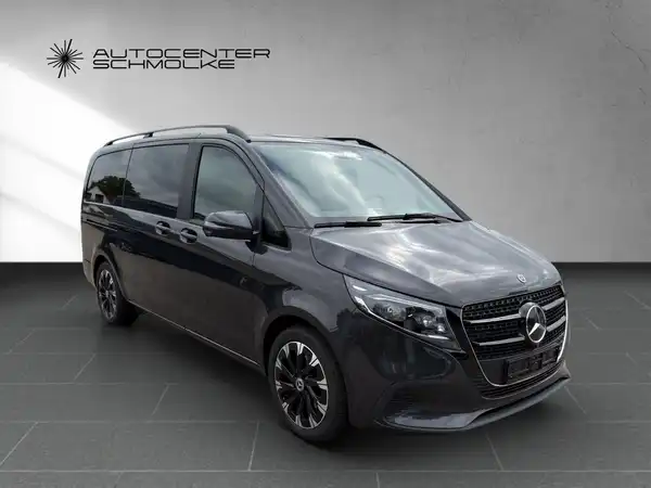 MERCEDES-BENZ V 220 (8/15)