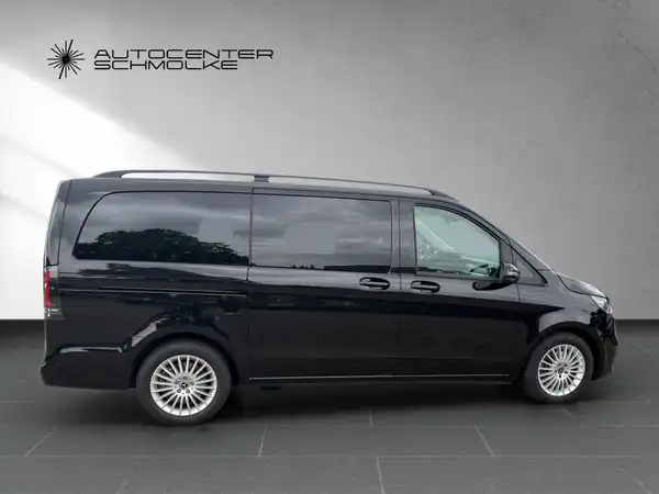 MERCEDES-BENZ V 220 (7/15)