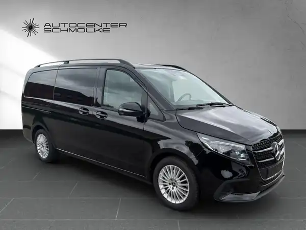 MERCEDES-BENZ V 220 (8/15)