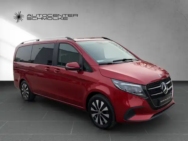 MERCEDES-BENZ V 220 (8/15)