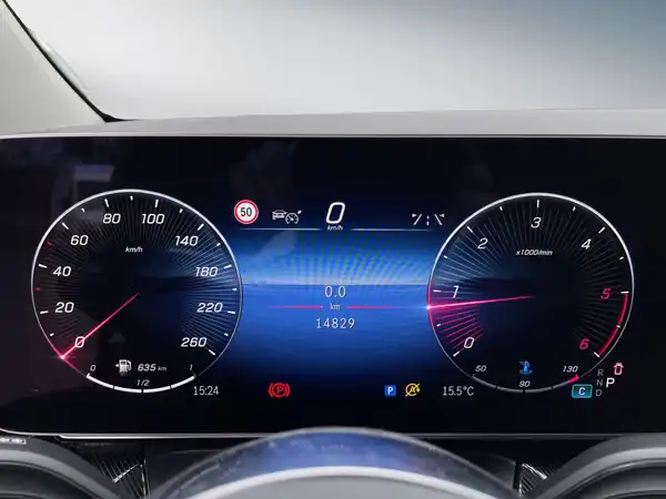 MERCEDES-BENZ V 220 (12/15)