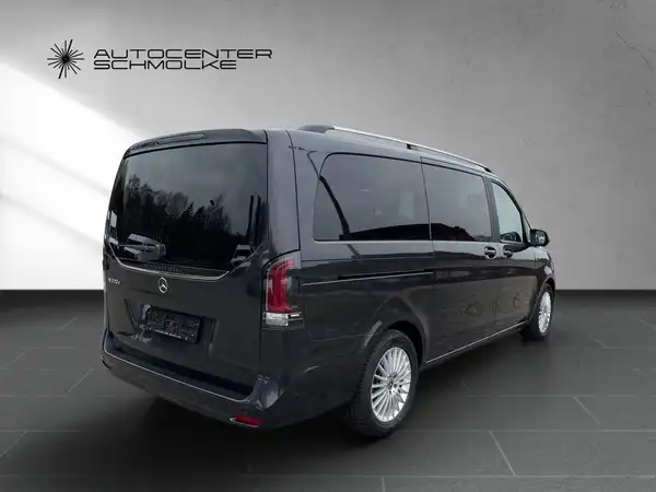 MERCEDES-BENZ V 220 (6/15)