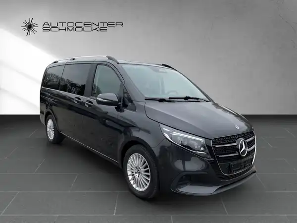 MERCEDES-BENZ V 220 (8/15)