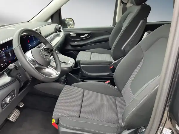 MERCEDES-BENZ V 220 (10/15)