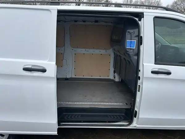 MERCEDES-BENZ VITO (6/15)