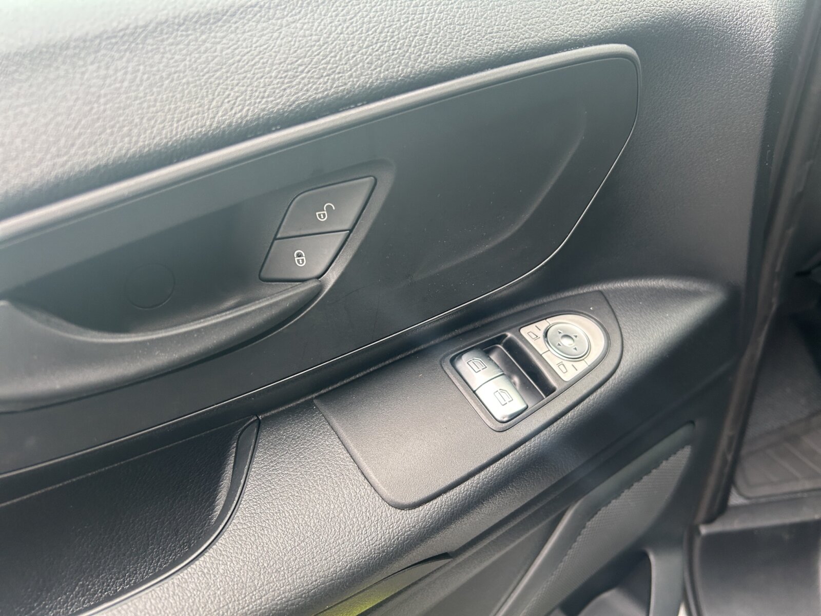 MERCEDES-BENZ VITO (11/15)