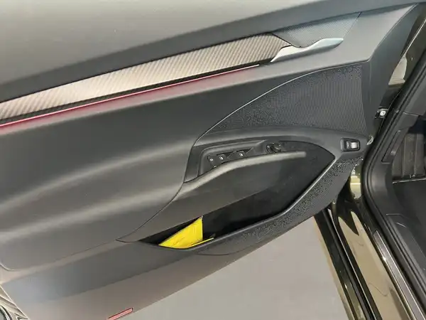 ŠKODA ENYAQ RS (11/15)