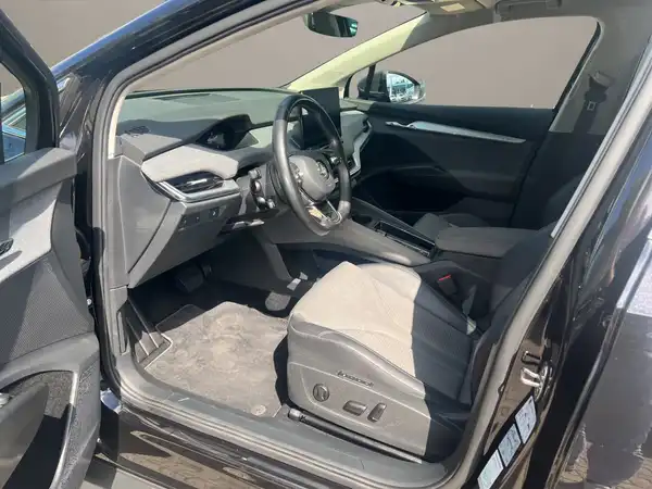 ŠKODA ENYAQ iV 60 (9/15)