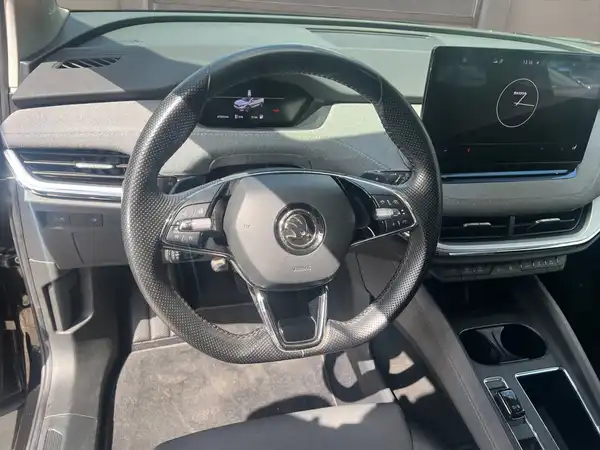 ŠKODA ENYAQ iV 60 (10/15)