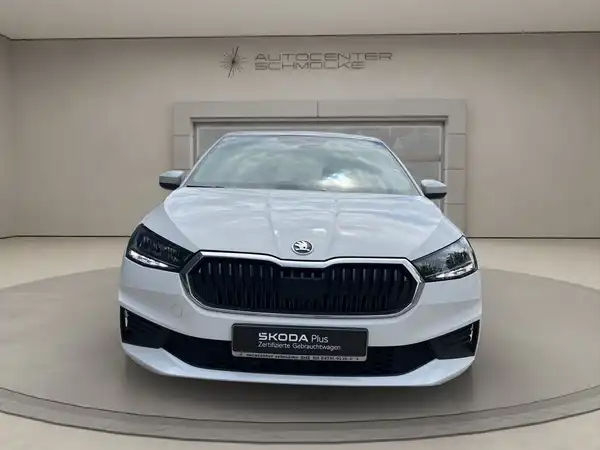 ŠKODA FABIA (2/15)