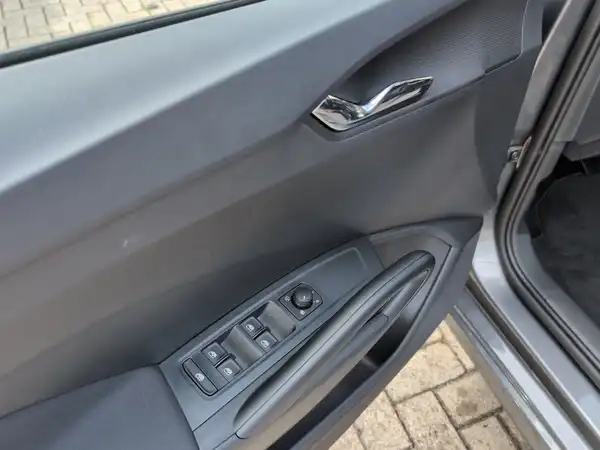 ŠKODA FABIA (12/15)