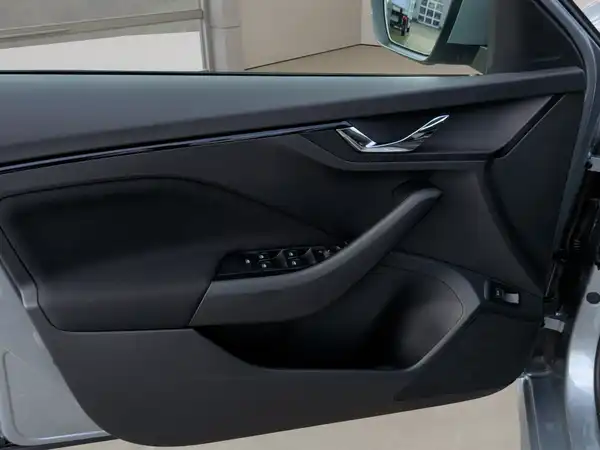 ŠKODA KAMIQ (11/15)