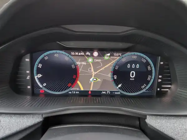 ŠKODA KAMIQ (11/15)