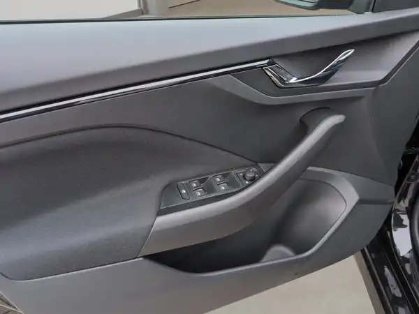 ŠKODA KAMIQ (12/15)