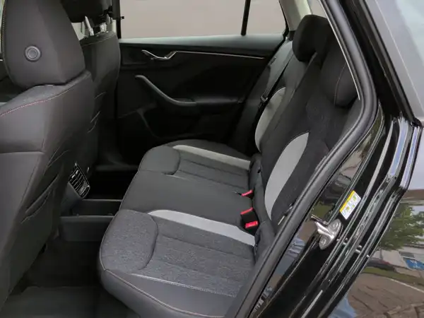 ŠKODA KAMIQ (12/15)
