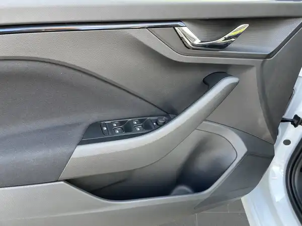 ŠKODA KAMIQ (12/15)