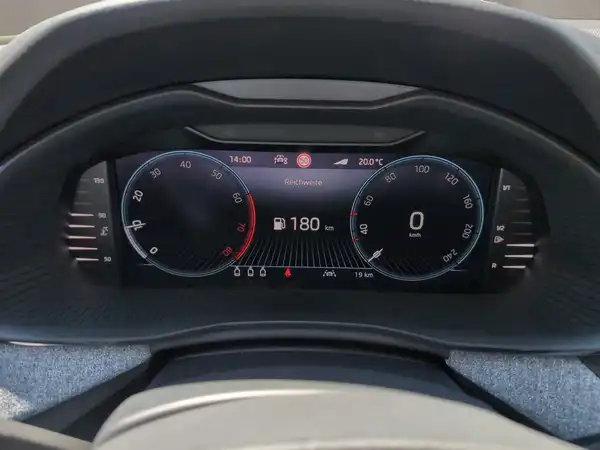 ŠKODA KAMIQ (11/15)