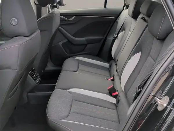 ŠKODA KAMIQ (12/15)