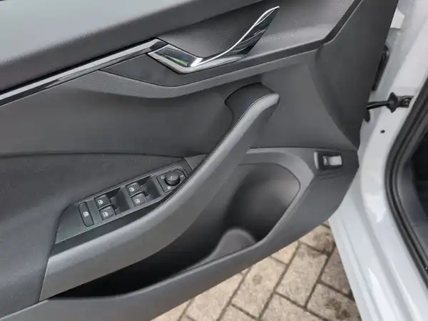 ŠKODA KAMIQ (12/15)