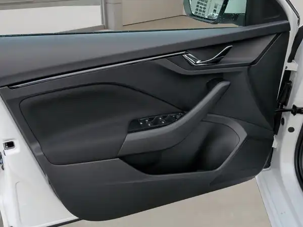 ŠKODA KAMIQ (12/15)