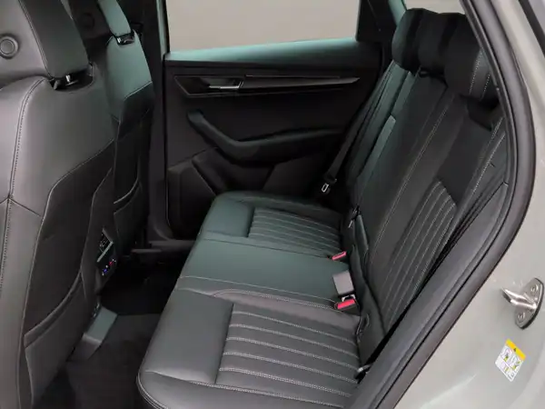 ŠKODA KAROQ (12/15)