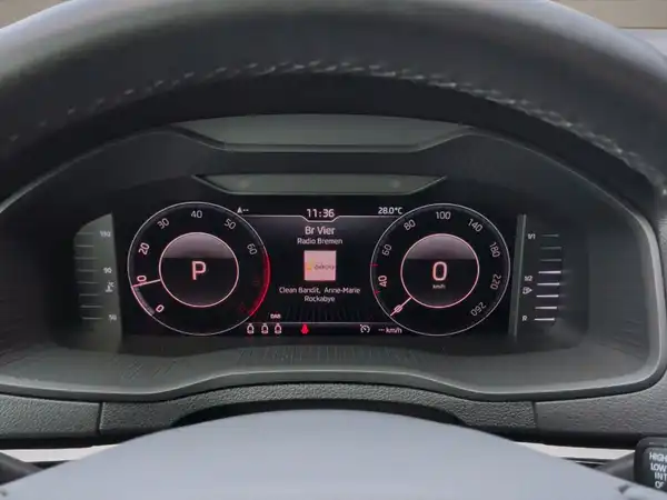 ŠKODA KAROQ (10/15)