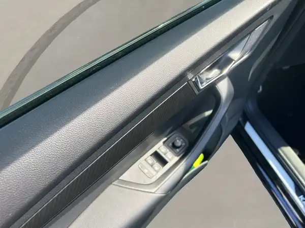 ŠKODA KAROQ (11/15)