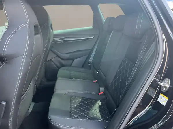 ŠKODA KAROQ (12/15)