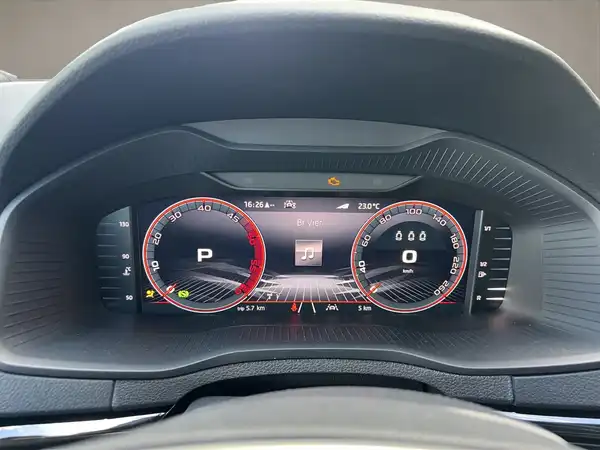 ŠKODA KAROQ (10/15)