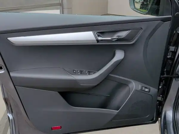 ŠKODA KAROQ (11/15)