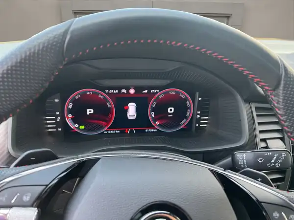 ŠKODA KODIAQ (10/15)