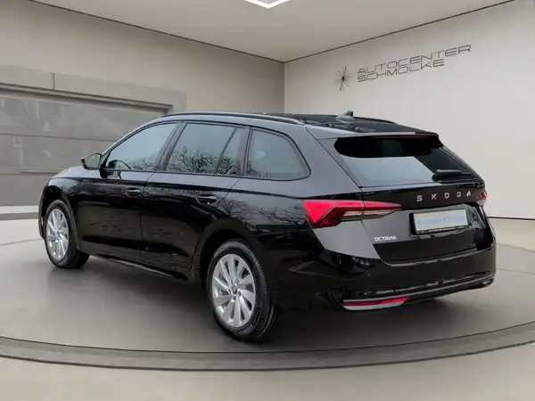 ŠKODA OCTAVIA (4/15)