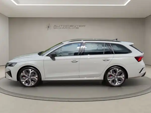 ŠKODA OCTAVIA RS (3/15)