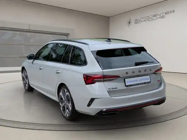 ŠKODA OCTAVIA RS (4/15)