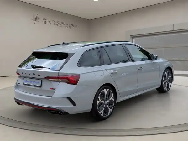 ŠKODA OCTAVIA RS (6/15)