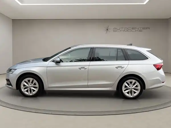 ŠKODA OCTAVIA (3/15)