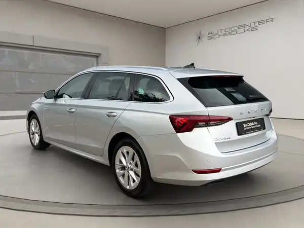 ŠKODA OCTAVIA (4/15)