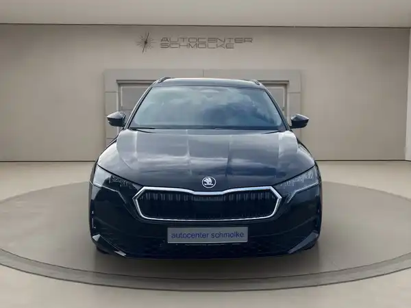 ŠKODA OCTAVIA (2/15)