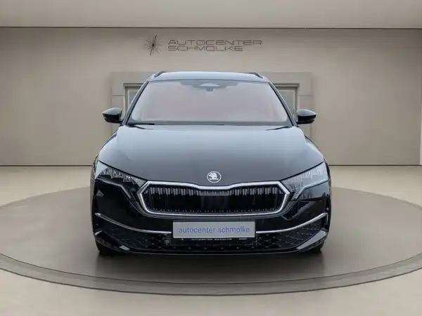 ŠKODA OCTAVIA (2/15)