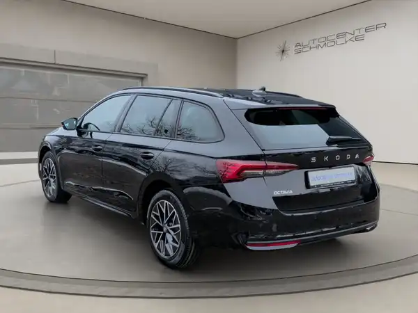 ŠKODA OCTAVIA (4/15)