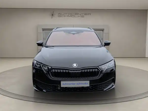 ŠKODA OCTAVIA (2/15)