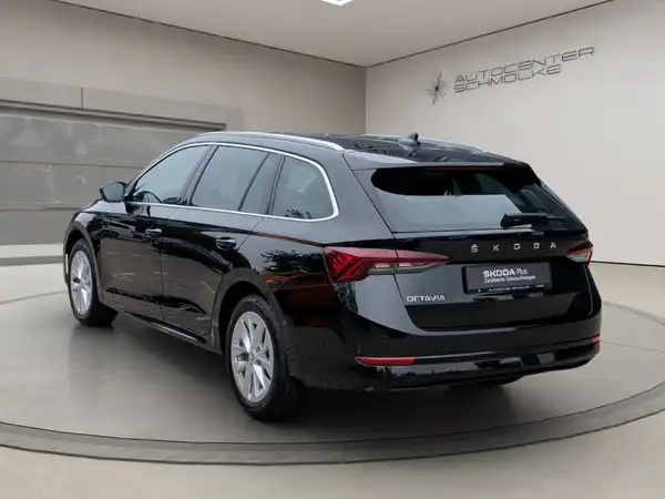 ŠKODA OCTAVIA (4/15)