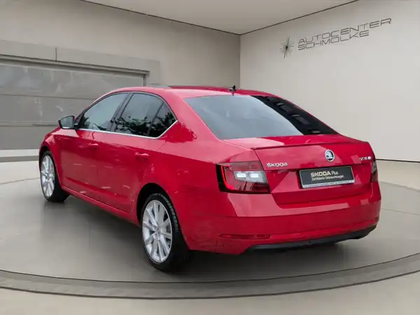 ŠKODA OCTAVIA (4/15)