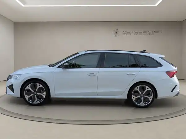 ŠKODA OCTAVIA RS (3/15)