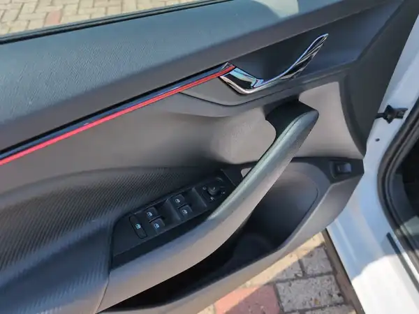 ŠKODA SCALA (12/15)